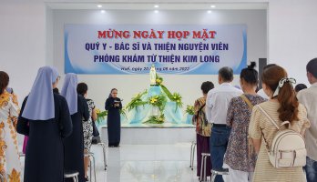 Thư viện » Gặp mặt tại P.Khám mới